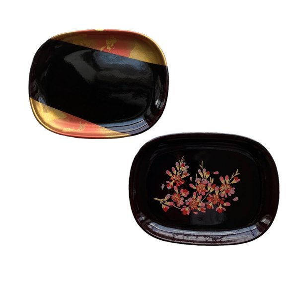 2 Small Lacquered Trinket Trays Jewelry Change Dishes - Picture 1 of 7
